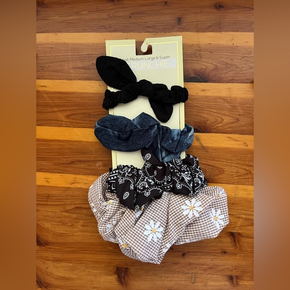 Scrunchie Hair Scrunchies - Picture 3 of 4